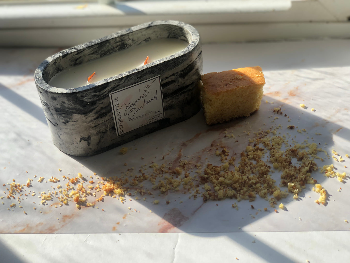 10oz Marbled concrete Candle.